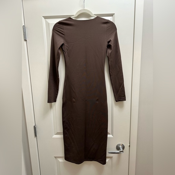 Aritzia (Babaton) contour crew long sleeve midi dress. Size S. - Picture 12 of 12